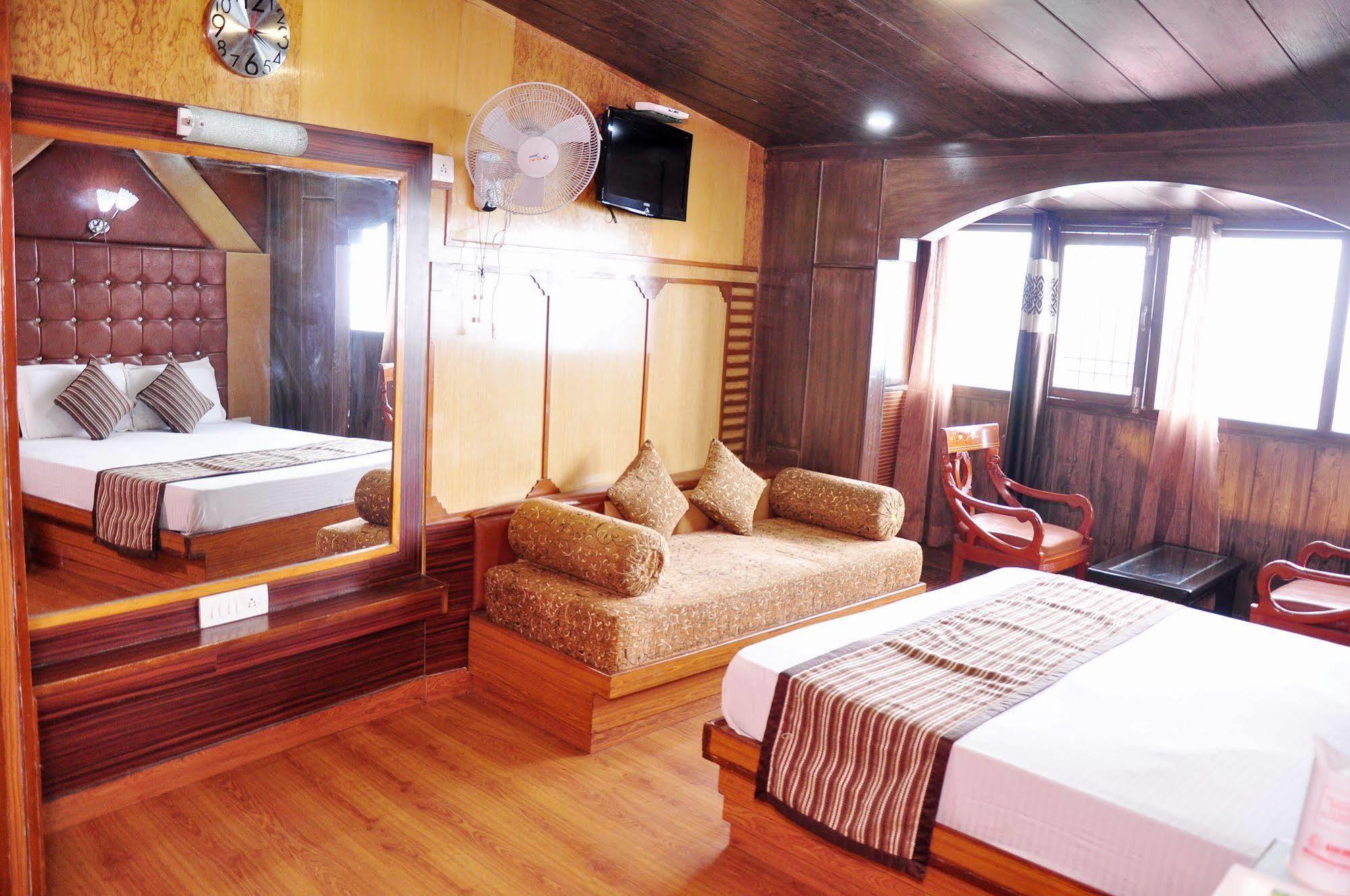 Hotel Sidharath Shimla Exteriör bild