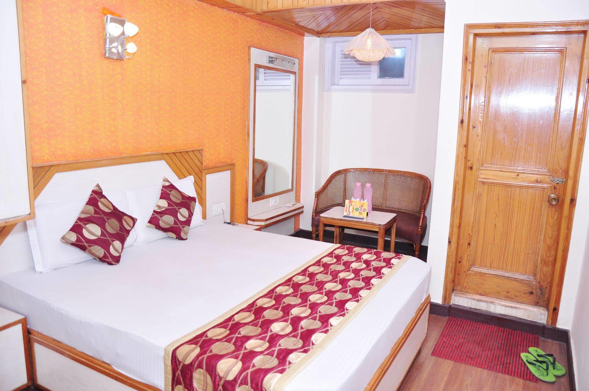 Hotel Sidharath Shimla Exteriör bild