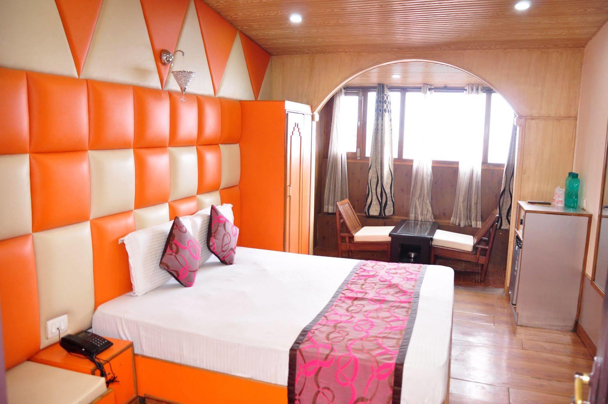 Hotel Sidharath Shimla Exteriör bild