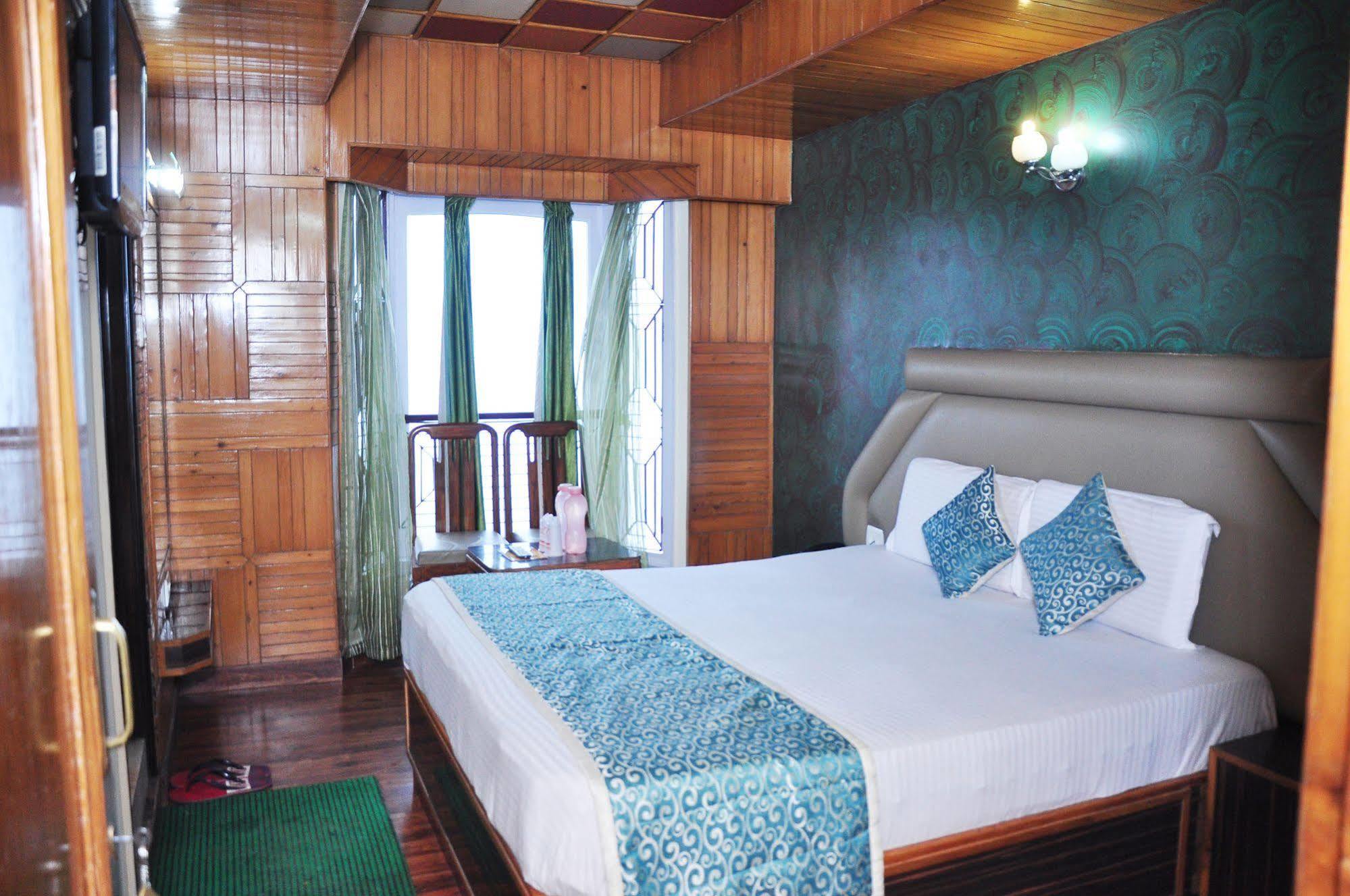 Hotel Sidharath Shimla Exteriör bild