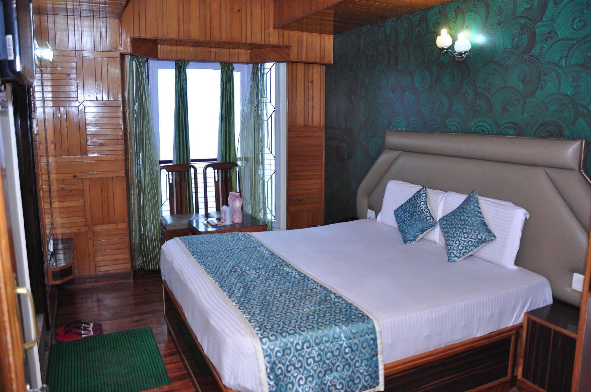 Hotel Sidharath Shimla Exteriör bild