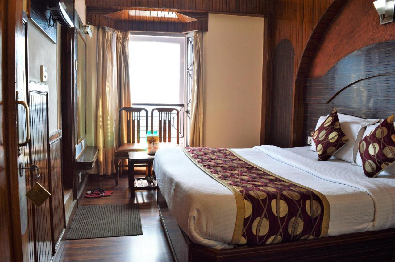 Hotel Sidharath Shimla Exteriör bild