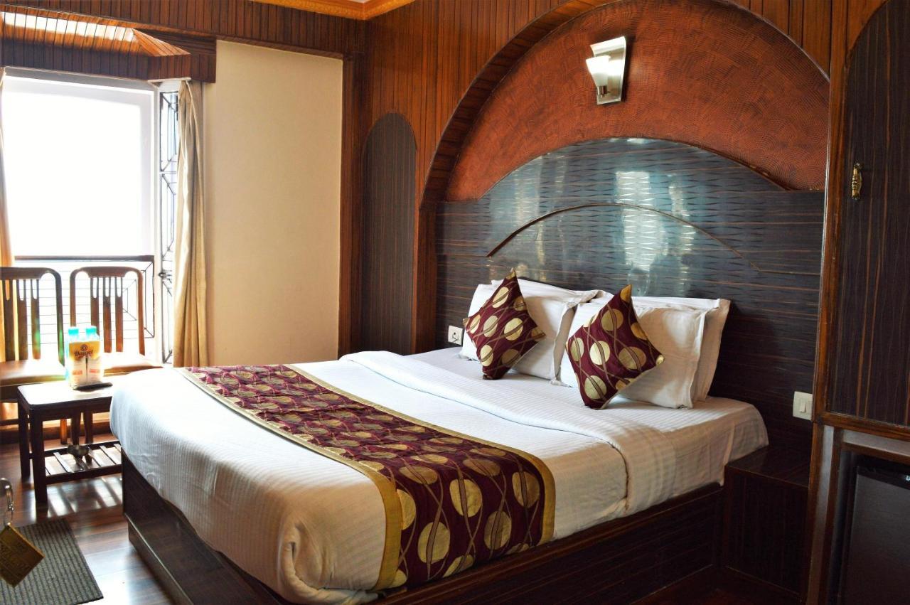 Hotel Sidharath Shimla Exteriör bild
