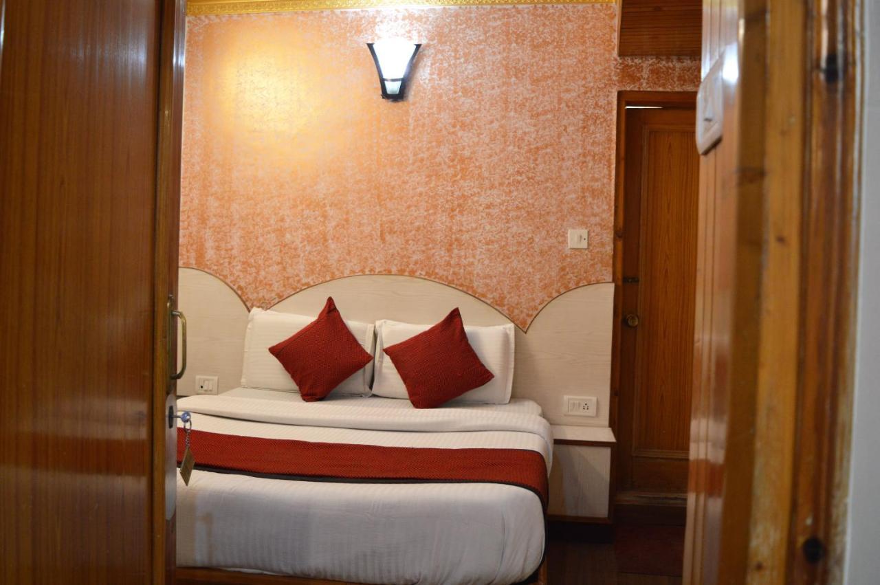 Hotel Sidharath Shimla Exteriör bild